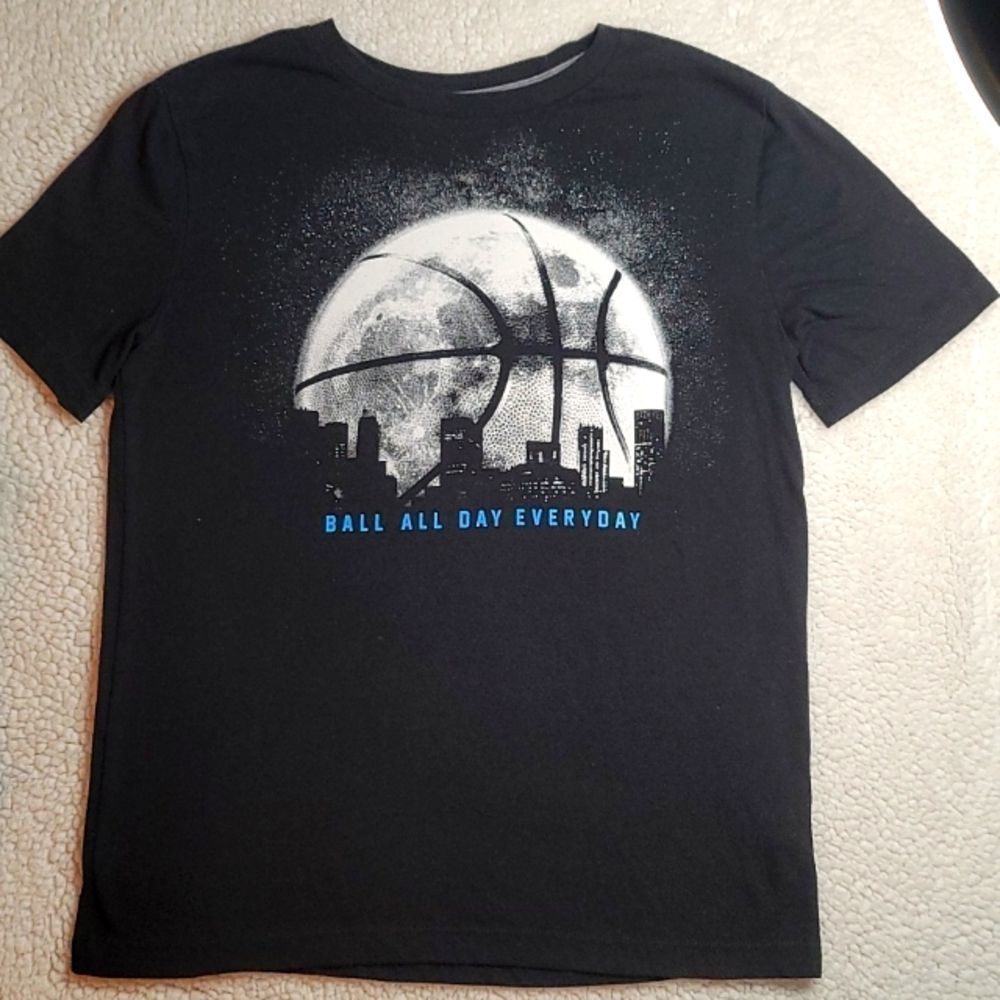 Old Navy Basketball Graphic T-Shirt Size L 10-12